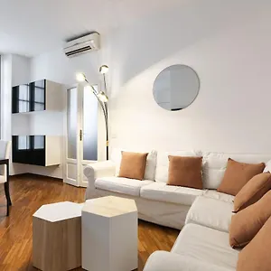 Charming San Babila Apt. Appartamento Milano